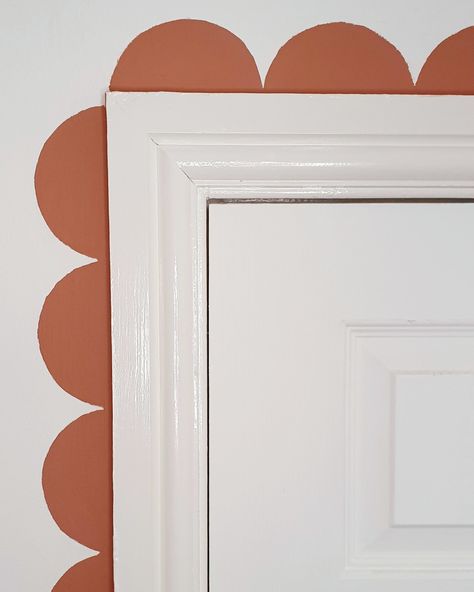 Scalloped Doorway, Scallop Door Frame, Bedroom Half Wall Paint, Scalloped Door Frame, Terracotta Wall, Kids Headboard, American Decor, Pretty Bedroom, Children's Bedroom