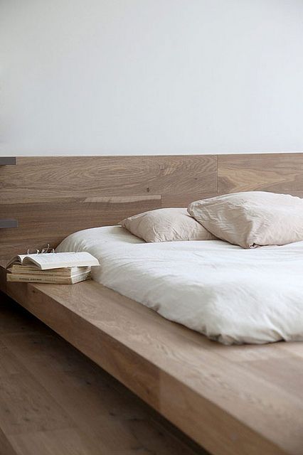 calming neutrals. I love the wood, but I mostly like how the bed extends farther then the mattress. Minimalist Penthouse, Eames Design, Minimalist Dekor, Minimalist Farmhouse, Interior Design Minimalist, Bedroom Minimalist, Japanese Interior Design, Interior Minimalista, White Sheets