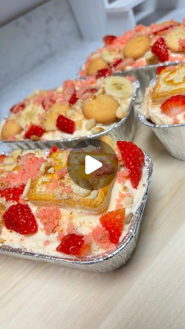 Stacy Johnson on Instagram: "Strawberry Cheesecake Banana Pudding 🍓🍰🍌 full recipe to the banana pudding is in my prior video of the banana pudding only thing I did differently was use strawberry milk and I made a strawberry boxed cake (instructions on the cake box) this recipe is a must try. 2024 let’s go!!! #strawberrycheesecake #foodporn #foodie #foodblogger #foodstagram #instagood #instagram #explore #exploremore #fyp #flipinpotswithfluff" Banana Cake Pudding, Strawberry Cake Banana Pudding, Strawberry Cake With Pudding Mix In It, Peach Cobbler Banana Pudding, Banana Pudding Strawberries, Casserole Dessert Recipes, Banana Pudding Strawberry Crunch Cake, Banana Pudding Ideas, Strawberry Banana Pudding Cookies