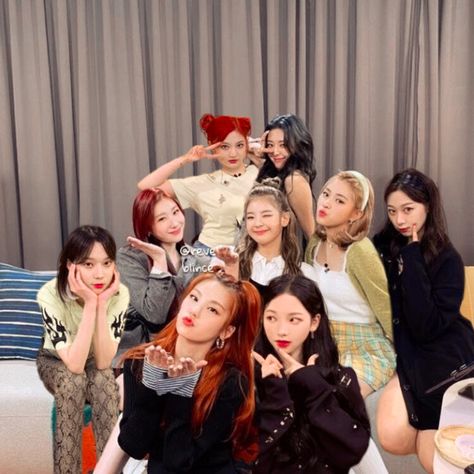 Aetzy #itzy #aespa Aespa Itzy, Queen Queen, Karina Aespa, Whiplash, Group Photo, Group Photos, Red Velvet, Wattpad, Music