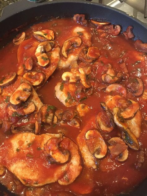 30-minute Italian Pork Chops Pork Chops In Tomato Sauce, Onion Slice, Italian Pork Chops, Italian Pork, Mushroom Pork Chops, Loin Chops, Pork Loin Chops, Mushroom Sauce, Sauteed Mushrooms