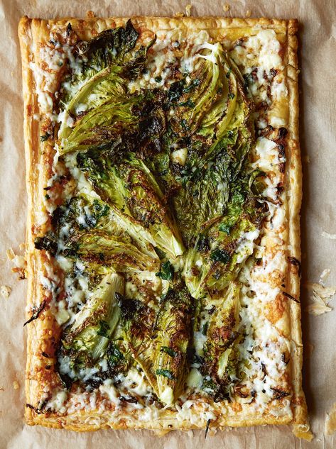 Vegetable Tart Recipes, Tomato Tarte Tatin, Rosemary Skewers, Summer Tart, Tart Recipes Savory, Vegetable Tart, Summer Savory, Savory Tart, Savoury Recipes