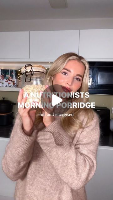 Emily English on Instagram: "✨HOW A NUTRITIONIST MAKES HER PORRIDGE😁 

A warm bowl of porridge is such a delicious way to start the day and this is how I make mine. The fundamentals to feeling fuller and satisfied for longer are PROTEIN, FIBRE AND BLOOD SUGAR BALANCE. 
1. Fibre:  I use jumbo oats as they are slower digesting and keep me fuller for longer. Quick cook oats in sachets are more likely to spike your blood sugar and leave you ravenous in an hour. I also mix in some flaxseed for an additional fibre boost. Finally, I top with my berry compote and whole almond which give that final boost. 
2. PROTEIN: I always mix in a scoop of my favourite @freesoulsistas vanilla protein powder. 20g protein plus extra nutrition to support my hormone balance, mood and energy. Use my code EMILY for Protein Porridge, Emily English, Blood Sugar Balance, 20g Protein, Berry Compote, Hormone Balance, Vanilla Protein Powder, Flaxseed, Hormone Balancing