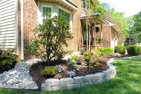 Brick Paver Flower Bed Border, Flower Bed Pavers Garden Borders, Brick Curbing Landscaping, Rock Trimmed Flower Beds, Bricked Flower Beds, Landscape Rock For Red Brick House, Around Patio Landscaping Ideas, Stone Around Flower Beds, Stone Beds Landscaping