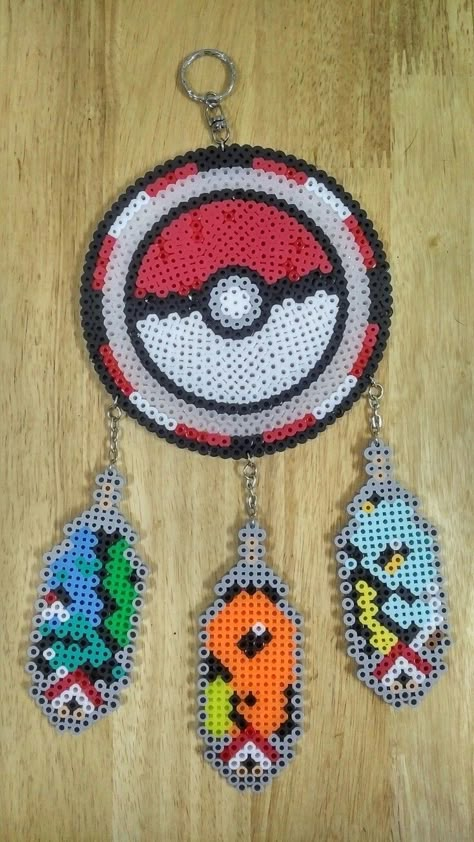 Hamma Beads Dream Catcher, Pokemon Dream Catcher, Melted Bead Crafts, Pony Bead Jewelry, Minecraft Beads, Pony Bead Crafts, Pokemon Perler Beads, Perler Bead Templates, Diy Perler Bead Crafts