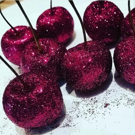 Glitter Food Ideas, Glitter Cherry Cake, Red Glitter Cake, Glitter Cherries, Cherry Wedding, Sparkly Cake, Foodie Pics, Colour Themes, Girl Guide