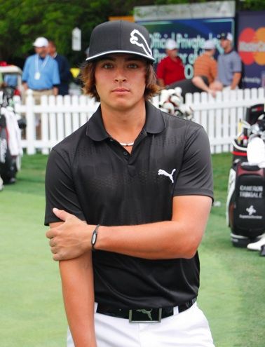 Rickie Fowler. The reason I love golf. Mens Golf Fashion, Rickie Fowler, Golf Inspiration, Girls Diary, Perfect Golf, Sports Figures, Hey Good Lookin, Golf Fashion, Play Golf