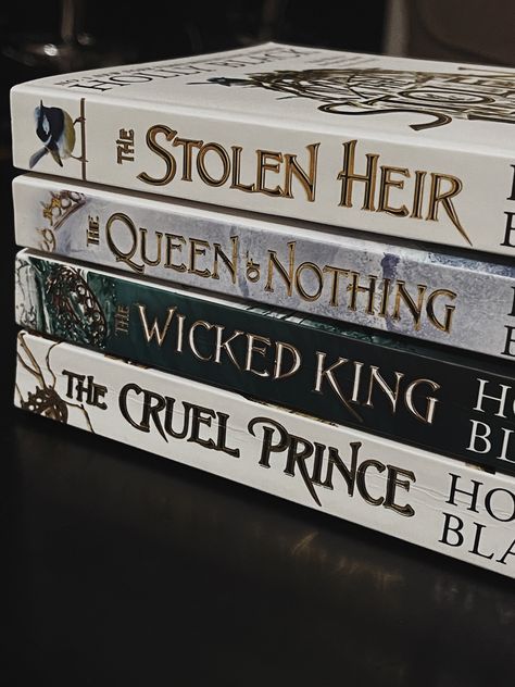 Cruel Prince Series, The Cruel Prince Book, Click To Read Cruel Prince, Prince Cape, Cruel Prince Cover, The Cruel Prince Mini Book Cover, The Cruel Prince Book Cover Aesthetic, Summer Book List, The Cruel Prince Collectors Edition