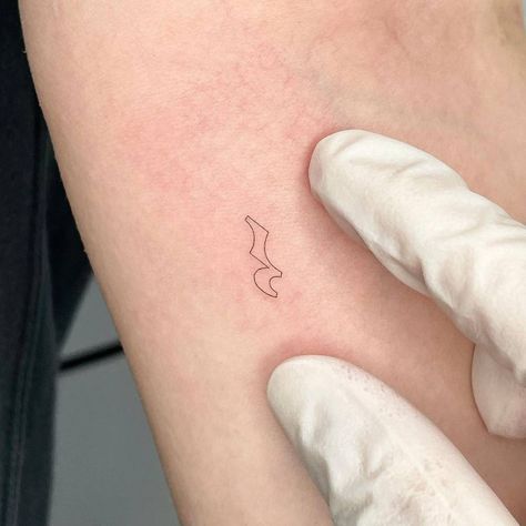 Rest Music Tattoo, Rest Symbol Tattoo, Musical Rest Tattoo, Small Tattoos Music Notes, Quarter Note Tattoo, Music Note Fine Line Tattoo, Violin Tattoo Minimalist, Rest Note Tattoo, Music Rest Tattoo