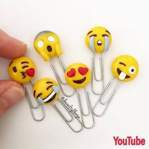 Crafts For Guys, Emoji Craft, Emoji Diy, Polymer Clay Kunst, Crea Fimo, Diy Crafts For Teens, Polymer Clay Kawaii, Diy School Supplies, Polymer Crafts