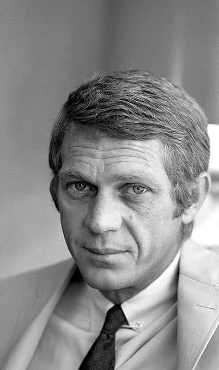 Actor Steve Mcqueen, Steve Mcqueen Style, Vintage Actors, The Towering Inferno, Steven Mcqueen, Steve Mc, Mc Queen, Turner Classic Movies, Hollywood Legends