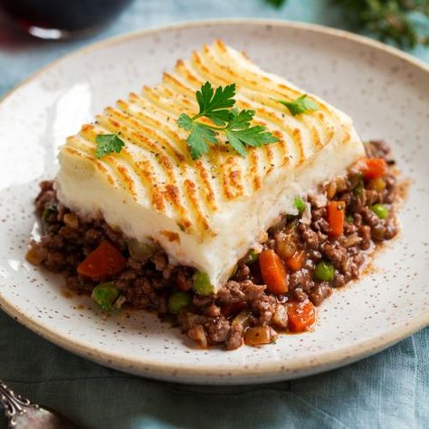 Shepherd’s Pie – Accessible Chef Shepherd Pie, Shepherd's Pie Recipe, Shepherds Pie Recipe, Ceramic Baking Dish, Shepherd's Pie, Lean Beef, Sauteed Veggies, How To Cook Potatoes, Cooking Classy