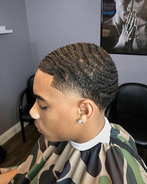 Half Dyed Hair Men, Taper Waves Haircut, Low Taper Waves, Waves Black Men, 360 Waves Men, 360 Waves Hair, Twist Hair Men, Types Of Fade Haircut, Taper Fade Short Hair