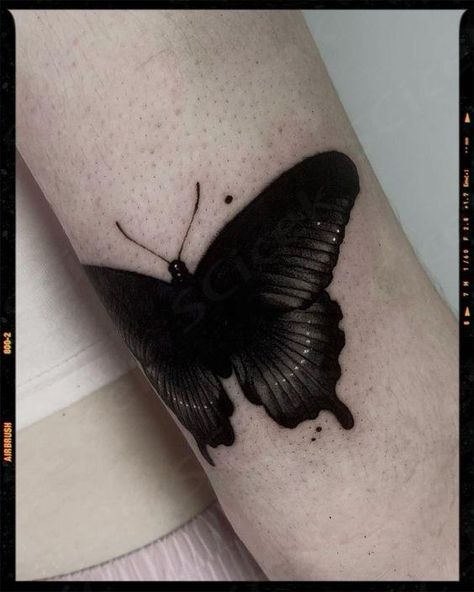 Butterfly #tattoo #handtattoo #tattoos Dark Tatoos Ideas, Dark Tatoos, Simple Cat Tattoo, Line Art Simple, Cat Tattoo Ideas, Cat Tattoo Designs, Ink Design, Art Simple, Tattoo Inspo