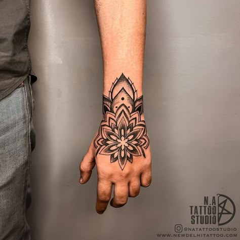 Tattoo Designs Men On Hand, Latest Tattoo Designs Men Hands, Full Hand Tattoo Designs Men, Mandala Tattoo On Hand Women, Wrist Hand Tattoo Men, Mandala Tattoo Design On Hand, Geometric Hand Tattoo Design, Geometric Mandala Tattoo Men Forearm, Hand Mandela Tattoos