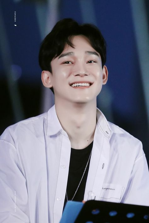 ‏ً on Twitter: "Never spare your loving smile from us Jongdae😭🤧… " Exo Jongdae, Exo Concert, Exo Lockscreen, Exo Korean, Exo Chen, Exo Fan, Chanyeol And Do, Exo Xiumin, Kim Jongdae