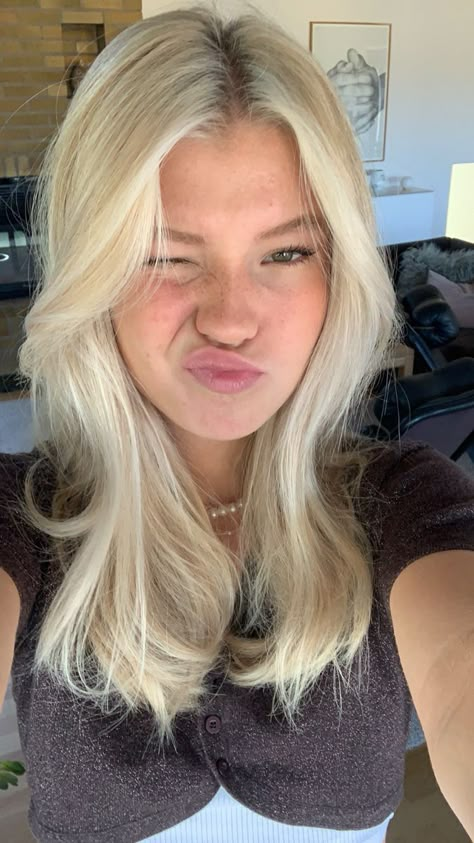 Balayage Blonde On Blonde, Brown To Bleach Blonde Hair, Butter Blonde With Dimension, Vanilla Bean Blonde Hair, Bleached Brown Hair To Blonde, Straight Blonde Hair Layers, All Over Blonde With Root Tap, Blonde Hair Light Eyebrows, Blond Bleached Hair