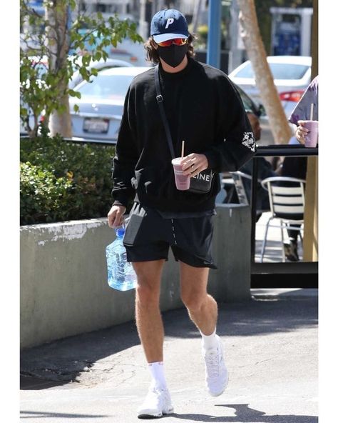 Menstreetfashion Menstyle Streetwear Athleisure Outfits Men, Safari Online, Celebrity Paparazzi, Gym Outfit Men, Mens Summer Outfits, Mens Casual Outfits Summer, Street Style Outfits Men, Mens Outfit Inspiration, Mens Fashion Streetwear