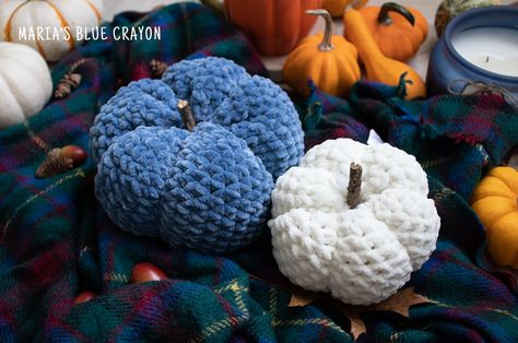 No Nonsense Crochet Pumpkins Pattern Tutorial - Maria's Blue Crayon Knitted Pumpkins, Crochet Fall Decor, Thanksgiving Crochet, Crochet Pumpkins, Scrap Yarn Crochet, Blue Crayon, Crochet Cardigans, Fall Crochet Patterns, Halloween Crochet Patterns