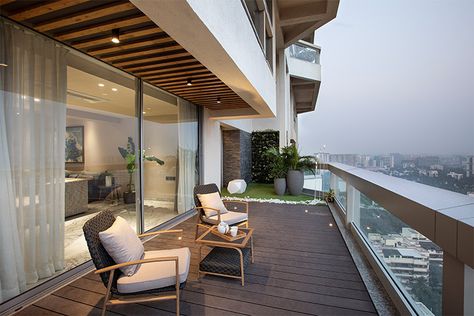 sea-view Mumbai apartment is every homeowners dream come true | Goodhomes.co.in Luxury Balcony Design, Terrace House Interior Design, House Balcony Ideas, Modern Balcony Design, Mumbai Apartment, Sea View Apartment, Luxury Balcony, Terrace Garden Ideas, House With Balcony