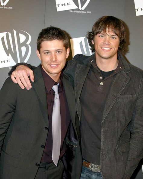 Jensen Ackles & Jared Padalecki Sam Supernatural, Jensen Ackles Supernatural, Jensen And Misha, Jensen Ackles Jared Padalecki, Supernatural Jensen, Supernatural Tv Show, Sam Dean, Winchester Boys, Supernatural Sam