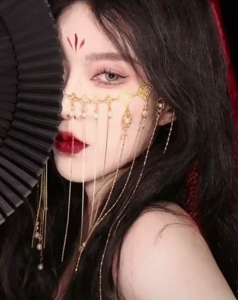 Chinese Aesthetic, Hair Chains, Chinese Art Girl, Collection Design, Korean Girl Fashion, Fantasy Makeup, Pretty Eyes, 인물 사진, Artistry Makeup