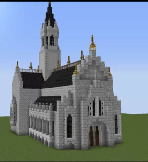 Minecraft Medieval Cathedral, Minecraft Chapel Ideas, Gothic Church Minecraft, Chapel Minecraft, Minecraft Church Interior, Bloxburg Church, Minecraft Medieval Church, Minecraft Chapel, Portal Architecture