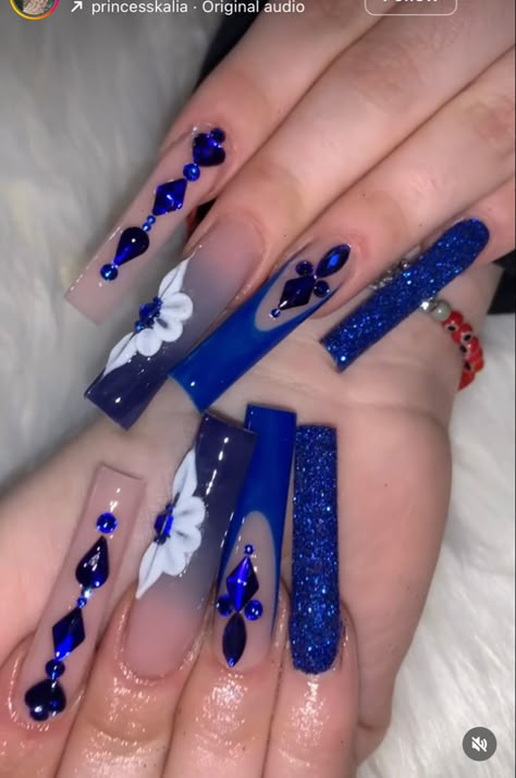 Nails Inspo Blue Almond, Royal Blue Quince Nail Ideas, Prom Nail Ideas Blue, Blue Baddie Nails, Royal Blue Nails Acrylic, Baddie Birthday Nails, Navy Blue Quince, Navy Nails Design, Solid Color Acrylic Nails