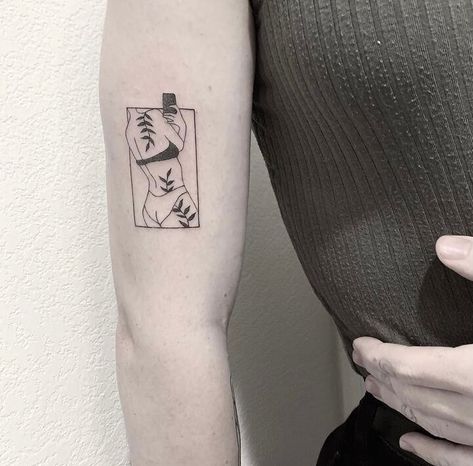 39 Creative Minimalist Aesthetic Tattoo Ideas – IdeasDonuts Minimalist Tattoo Body Image, Tattoo In Square Frame, Tattoo In Square, Cool Tattoos For Women, Cool Aesthetic Tattoos, Square Tattoo, Tattoo Ideas Back Spine, Best Tattoo Ideas For Men, Tattoo Ideas Back