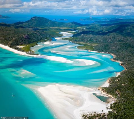 Belgian photographer Johan Vandenhecke travelled to Australia's Whitsunday Islands to capture this shot. He said: 'This place is so pure! It's only accessible by boat, so we slept on a boat in a neighbouring bay in order to get here in the morning' Whitehaven Beach Australia, White Heaven, Whitsunday Islands, Whitehaven Beach, Australia Landscape, Australian Beach, Photography Apps, Photography Competitions, Free Photography