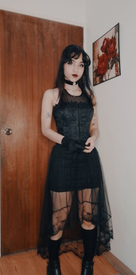 Goth Picnic Outfit, Goth Outfit Summer, Goth Party Outfit, Basic Goth Outfit, Goth Club Outfit, Goth Types, 90s Goth Outfits, Need Outfits