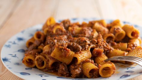 Rigatoni with Pulled Pork Ragù – Pasta Evangelists Pork Sugo, Pulled Pork Pasta, Gourmet Pasta Dishes, Spicy Rigatoni, Pork Pasta, Gourmet Pasta, Pork Ragu, Dinner Party Dishes, Boneless Pork Shoulder