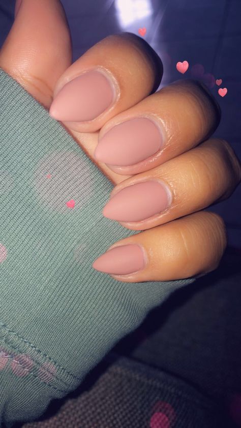 Fall Nails Short Stiletto, Short Stilleto Nails Design, Short Pointy Nails Almond, Neutral Matte Nails, Neutral Stiletto Nails, Short Stiletto Nails Designs, Spring Neutral Nails, Short Pointed Nails, Short Pointy Nails