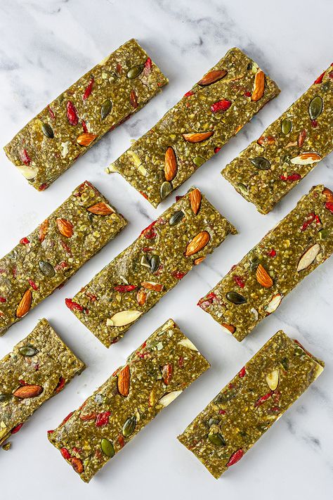 Matcha Protein Bar, Granola Bar Aesthetic, Granola Photography, Matcha Powder Recipes, Matcha Granola, Green Bars, Matcha Snacks, Matcha Bar, Red Events