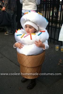 Homemade Ice Cream Cone Costume: For this vanilla ice cream cone costume, we first used an old lampshade and some foam, both covered in tan colored fabric to create the ice cream cone. Ice Cream Cone Halloween Costume, Ice Cream Cone Costume, Cone Costume, Ice Cream Costume, Homemade Costumes For Kids, Halloween Costumes Women Creative, Cupcake Costume, Easy College Halloween Costumes, Diy Costumes Women