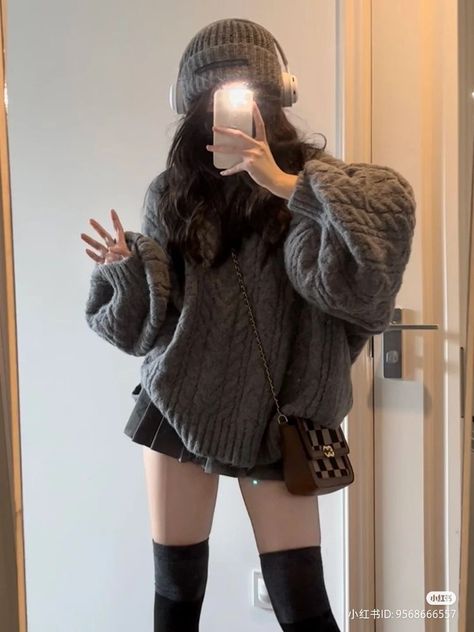 Lazy Style, Sweater Autumn, Grey Knit Sweater, Mode Inspo, Chunky Knits Sweater, 가을 패션, Korean Outfits, Look Chic, Outfits Aesthetic