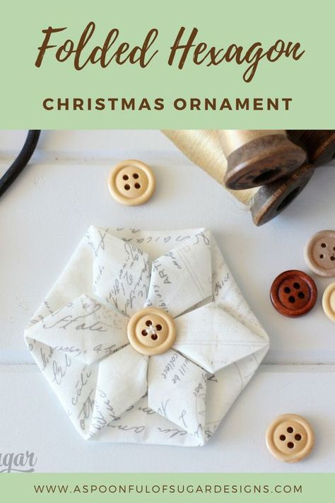 Origami Fabric Ornaments, Fabric Tree Decorations, Fabric Origami Christmas Ornaments, Xmas Patchwork Ideas, Quilted No Sew Christmas Ornaments, Hexagon Fabric Projects, Quick Fabric Gifts To Make, Fabric Christmas Angels Diy, Christmas Card Ornaments Diy