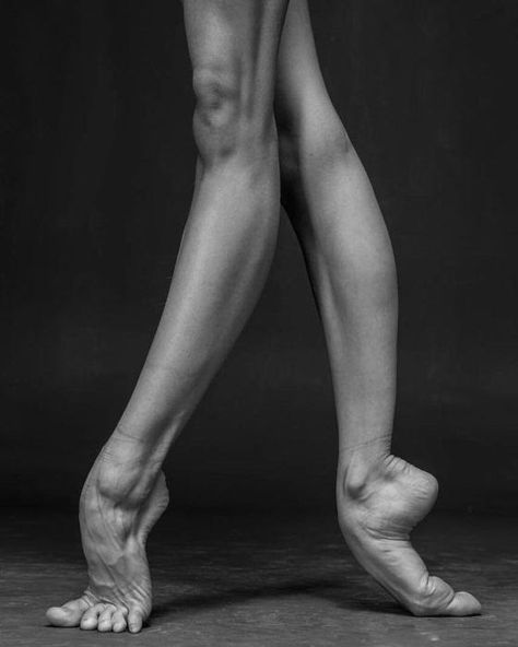 <<Maria Khoreva (Vaganova Ballet Academy)  # Photo © Darian Volkova>> Ballet Feet Exercises, Maria Khoreva, Ballerina Legs, Leg Reference, Vaganova Ballet Academy, Ballet Body, Feet Drawing, Ballet Legs, Ballet Academy