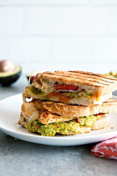 Chicken Avocado Panini, Best Panini Recipes, Sandwich For Dinner, Chicken Panini Sandwiches, Sandwich Recipes Panini, Sandwich Night, Panini Recipes Chicken, Hot Sandwich Recipes, Panini Recipe