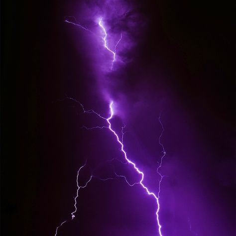 Purple Lightning Wallpaper, Lightning Wallpaper, Lightning Photos, Lightning Photography, Purple Lightning, Violet Aesthetic, Space Phone Wallpaper, Purple Vibe, Dark Purple Aesthetic