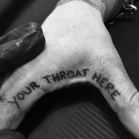 Unique Hand Tattoos, Gotik Tattoo, Throat Tattoo, Scary Tattoos, Neck Tattoo For Guys, Hand Tattoos For Guys, Badass Tattoos, Funny Tattoos