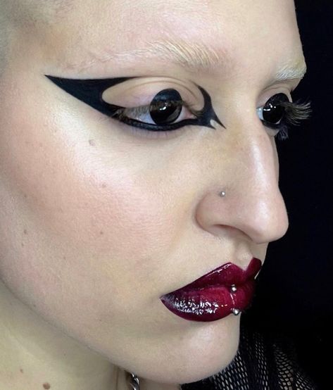 Alien Makeup, Maquillage On Fleek, Vampire Bride, Drag Make-up, Punk Makeup, Drag Makeup, Alternative Makeup, Dope Makeup, Edgy Makeup