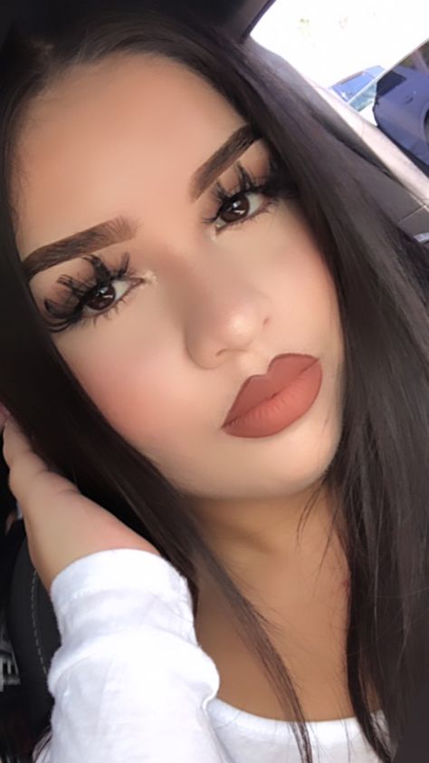 Italia Lip Liner, Pretty Lips, Latina Fashion, Pretty Makeup, Lip Liner, Beauty Secrets, Makeup Looks, Nose Ring, Lips