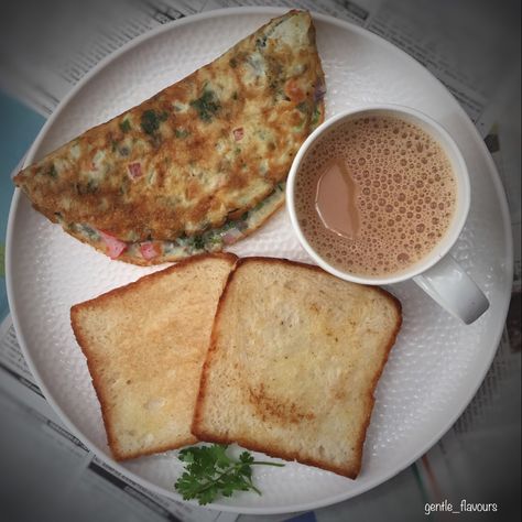 Bread slices (slightly toasted with ghee)-Omelette-Chai shai 🍃🍃🍃 #gentle_flavours #breakfastideas #breakfastgoals #omellete #toast #chai #tea Omelette Bread, Chai Bread, Bread Omelette, Pizza Buffet, Evening Snacks, Flavored Drinks, Chai Tea, Snap Food, Ghee