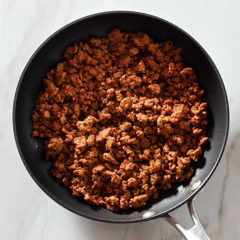 This easy ground turkey seasoning recipe is made with a flavorful homemade spice mix, tomato paste and Worcestershire sauce. Seasoning For Ground Turkey, Ground Turkey Seasoning, Seasoned Ground Turkey, Turkey Seasoning, Ground Turkey Tacos, Mexican Seasoning, Homemade Spice Mix, Homemade Spice Blends, Seasoning Recipe