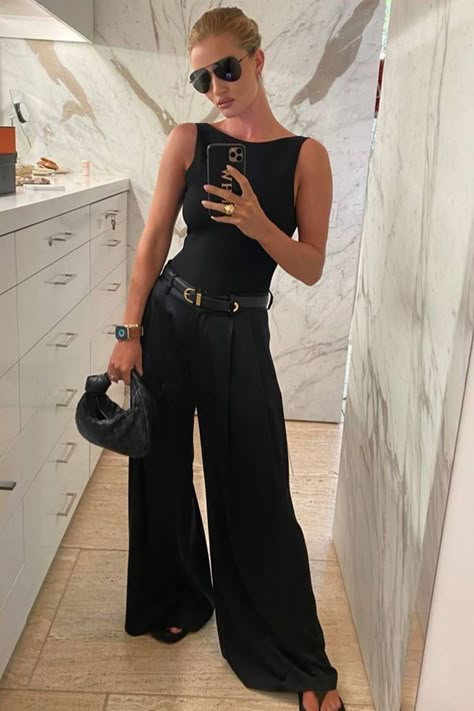 Cute Bodysuit Outfits, Fall Bodysuit Outfit, Classy Club Outfits, Bodysuit Outfit Summer, Casual Club Outfits, Black Bodysuit Outfit, Rosie Huntington Whiteley Style, New York Outfit, Black White Outfit