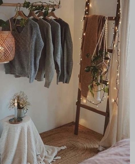 Blanket Ladder Boho Living Room, Boho Ladder Decor, Boho Blanket Ladder, Clothes Ladder, Blanket Ladder Decor, Minimal Bedroom Ideas, Minimal Bedroom Decor, Bed Back Design, Drawing Room Decor