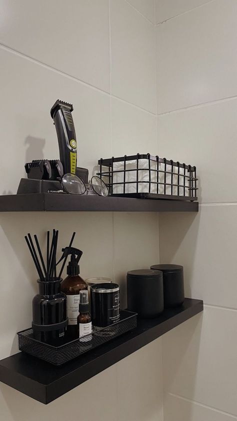 Apartment Decor Ideas Aesthetic, Men’s Bathroom Design, Male Bathroom Ideas Decor Modern, Men’s Apartment Bathroom, Mens Restroom Ideas, Black Luxury Apartment Aesthetic, Male Kitchen Decor, Mens Kitchen Ideas Apartment, Men Bathroom Aesthetic