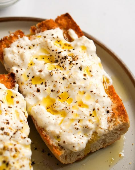 Burrata & Truffle Baguette Toasts — gemtakesfoodpics Cheesy Meals, Truffle Burrata, Burrata Toast, Toasted Baguette, Cheesy Recipes, Toast Recipes, Happy Days, Pretty Food, I Love Food