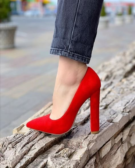 Elegant Shoes Heels, Shoe Hacks, Shoes Heels Classy, Fashion Shoes Heels, Cute Shoes Heels, Classy Shoes, Red High Heels, Stunning Shoes, Heels Classy